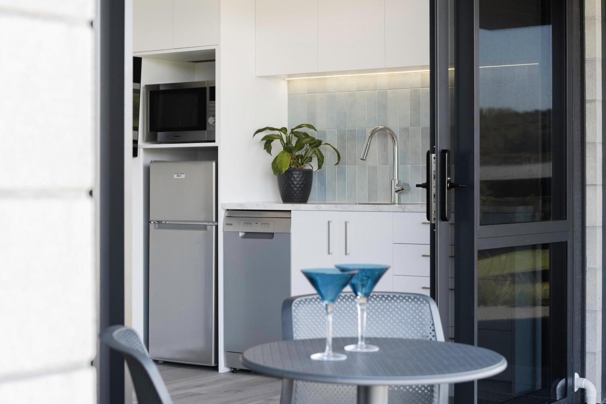 Pukehina Estuary Sunset Views Townhouse & Studio Zewnętrze zdjęcie
